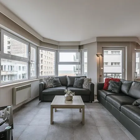 With Lateral Sea View & Private Parking Apartment